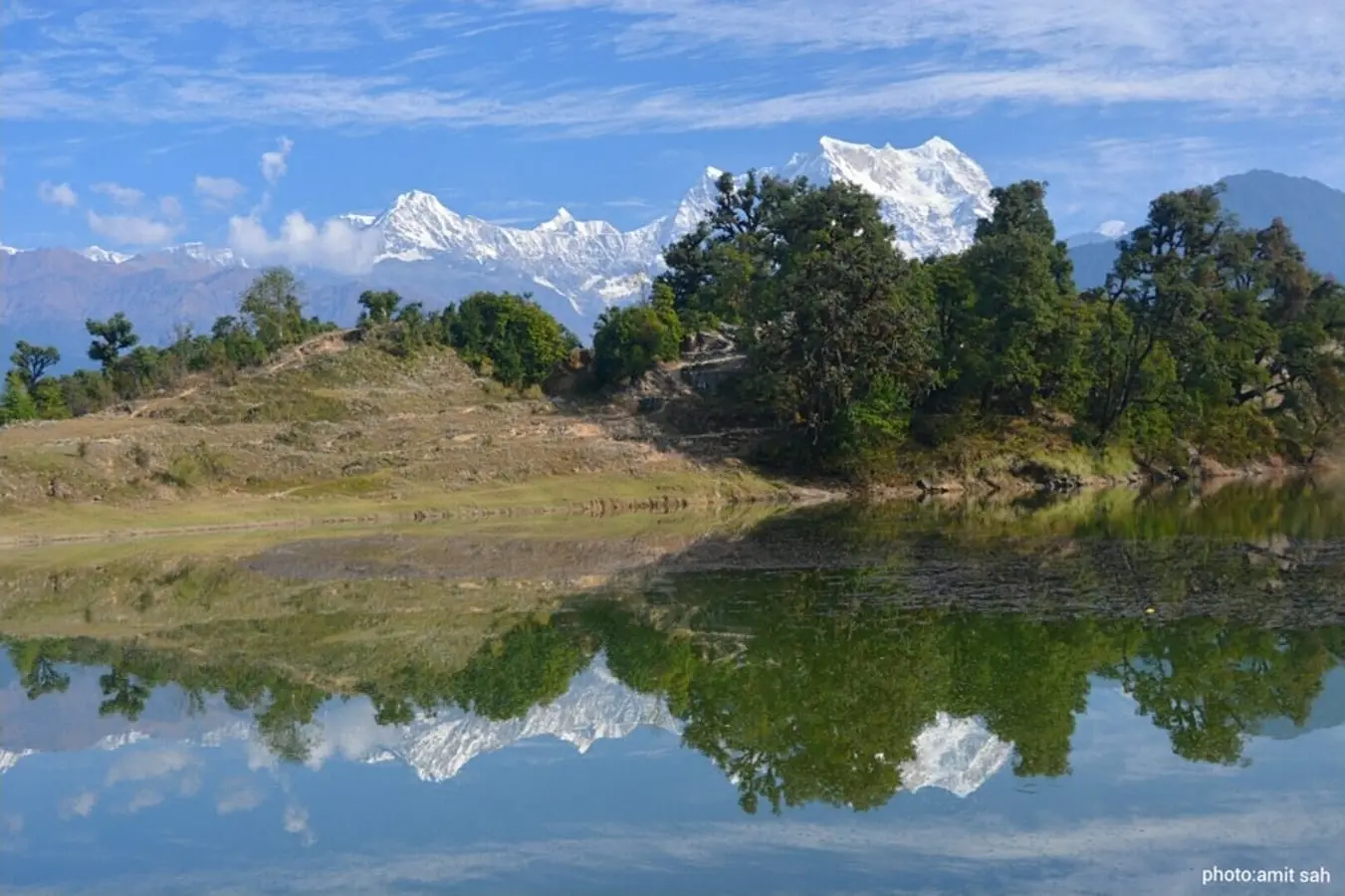 Devariyatal Lake reflection